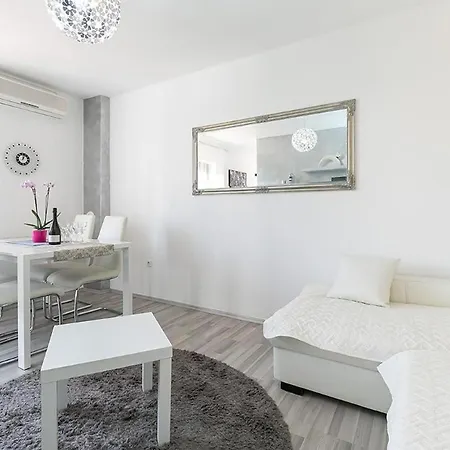 Maria Leni Apartment