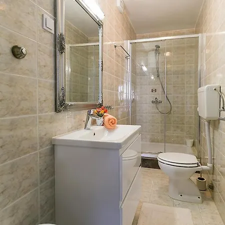 Maria Leni Apartment